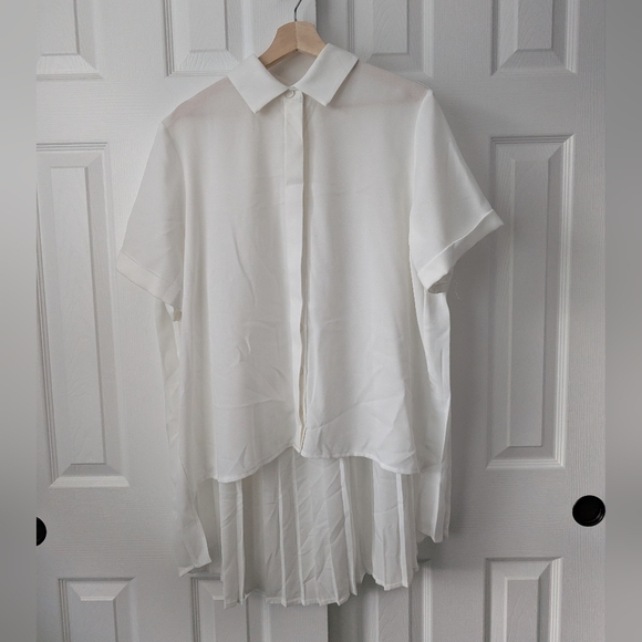 Ruti Look in the back pleated  high low white blouse button down, size XL - Picture 5 of 12